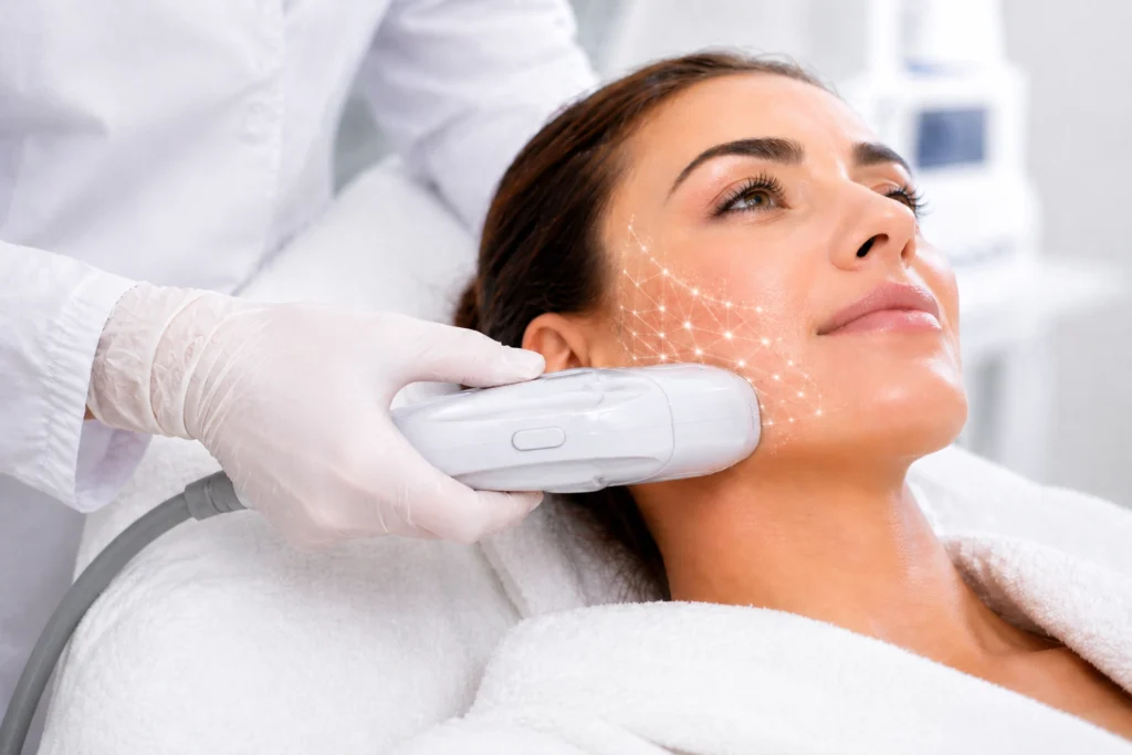 HIFU focused ultrasound energy treatment targeting deeper skin layers for facial lifting
